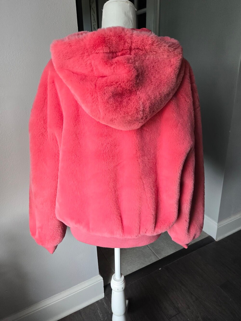New York & Company Reversible Hooded Faux Fur Bomber Jacket Pink Coral XL - Picture 3 of 9